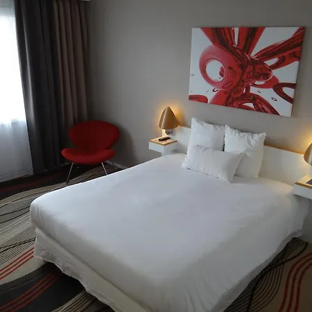 Campanile Prime - Nord Barberey Hotel 3*