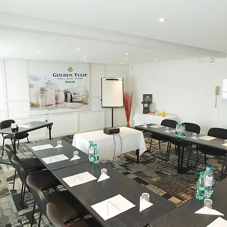 Campanile Prime - Nord Barberey 3*