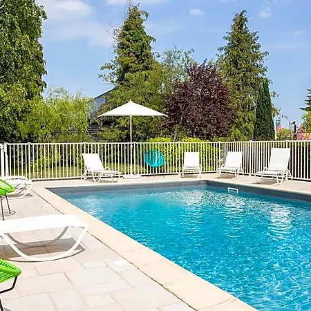 Campanile Prime - Nord Barberey 3*