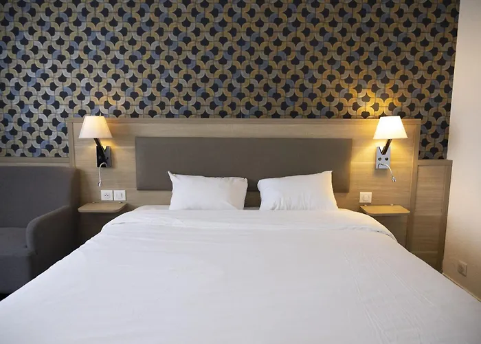 Campanile Nord - Barberey Hotel 3*