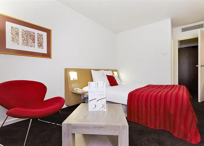 Hotel Campanile Nord - Barberey 3*